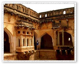 Queen’s Bath, Hampi Tour