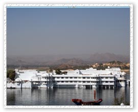 City Palace at Lake Pichola, Udaipur Travel  Package